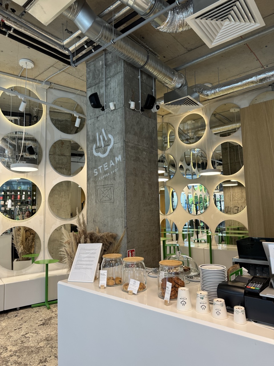 STEAM Coffee Shop - Charles de Gaulle